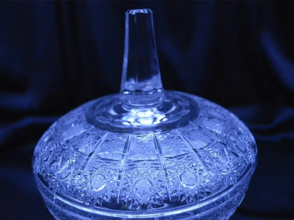 Krištálová brúsená dóza 19,5 cm s viečkom