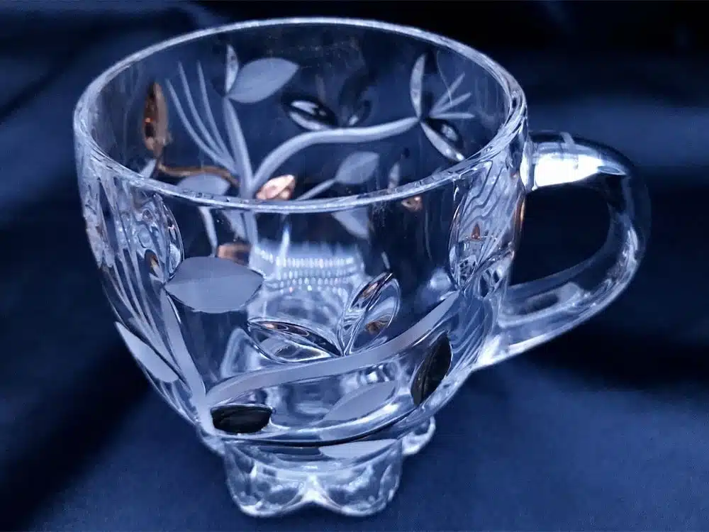 Krištálová brúsená šálka 150 ml ručná maľba zlatom