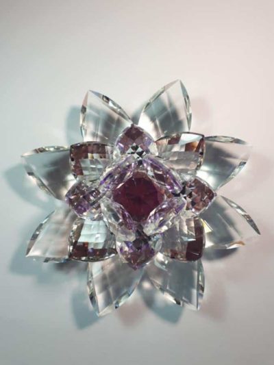Krištálový brúsený lotosový kvet fialový 15 cm