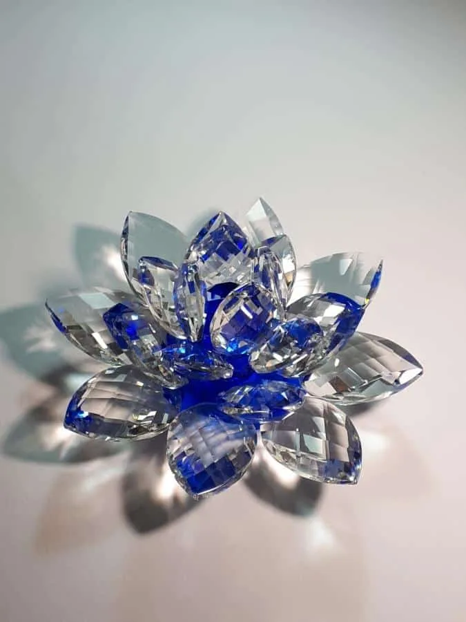 Krištálový brúsený lotosový kvet modrý 15 cm