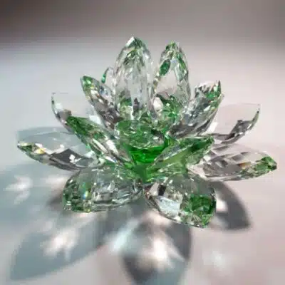 Krištálový brúsený lotosový kvet zelený 15 cm