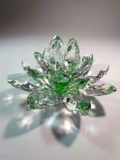 Krištálový brúsený lotosový kvet zelený 15 cm