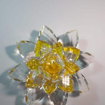Krištálový brúsený lotosový kvet žltý 15 cm