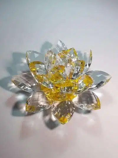Krištálový brúsený lotosový kvet žltý 15 cm