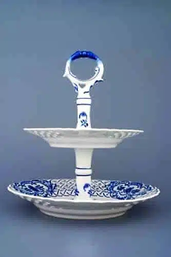 Cibulák – Etažér 2-dielny prelamovaný 18+24 cm – originál cibuľový porcelán 1. akosť