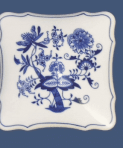 Cibulák – Dóza bonboniera 15,8 x 15,8 cm – originál cibuľový porcelán 1. akosť