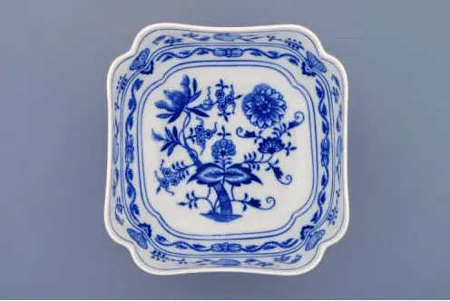 Cibulák – Misa šalátová 4-hranná vysoká 18 cm – originálny cibuľový porcelán 1. akosť