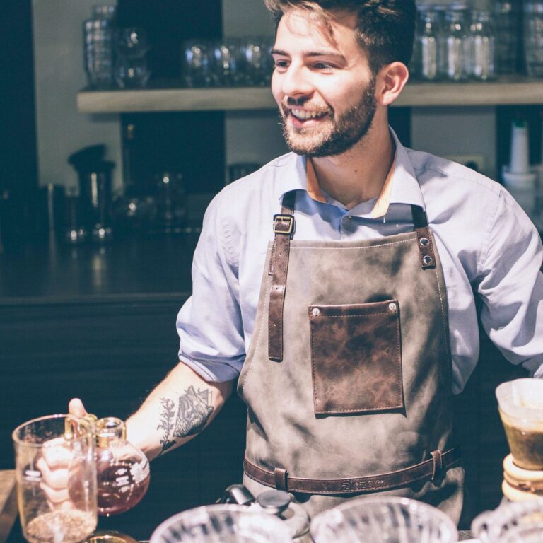 Barmanská zástera sivohnedý kožený vzhľad